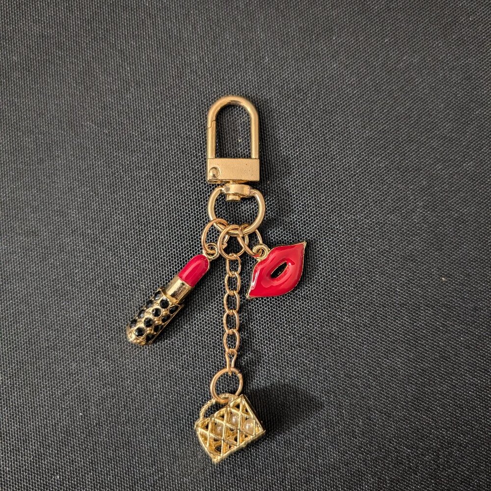 Gold toned Lipstick keychain